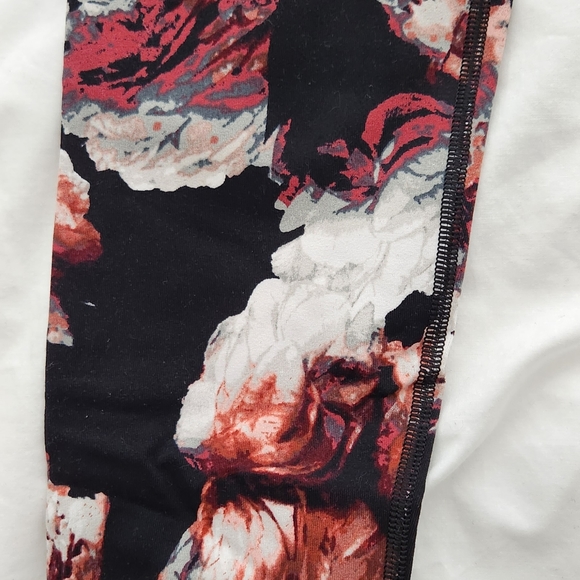 VICTORIA'S SECRET KNOCKOUT LEGGINGS SIZE S - Picture 7 of 11